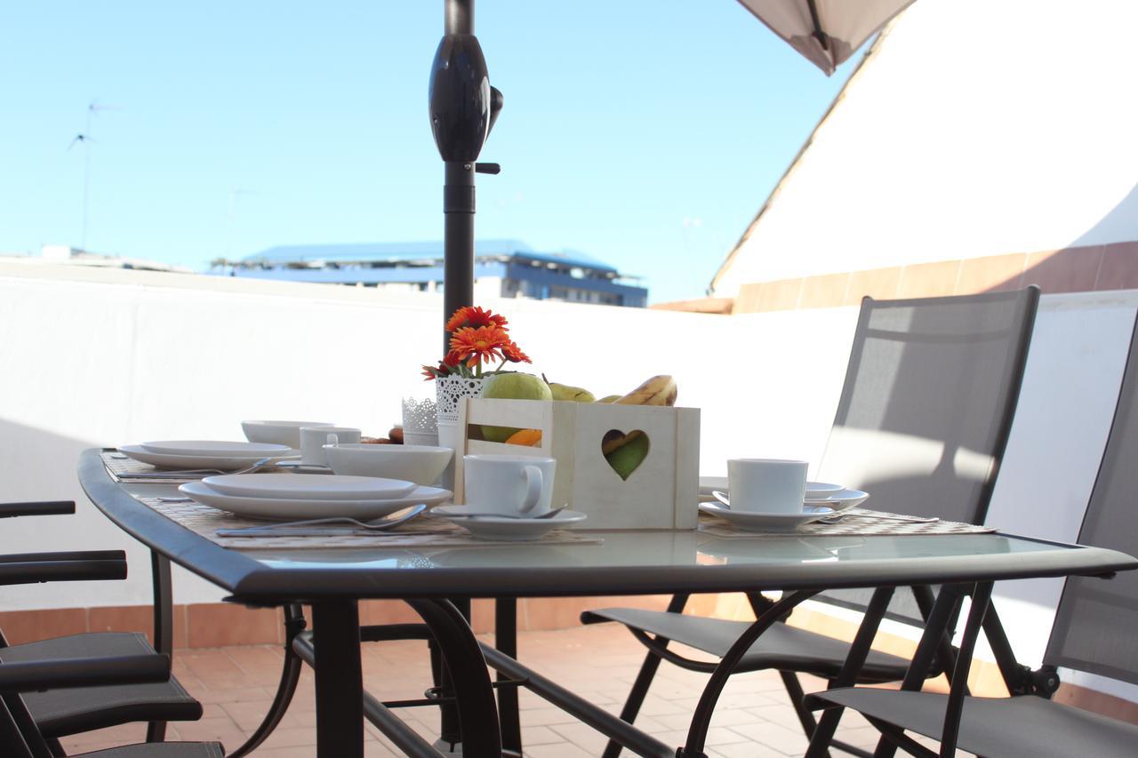 Life Apartments Santo Rey Sevilla Exterior foto